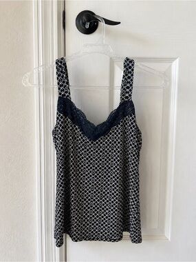 White House Black Market Black White Geometric Print Lace Trim Cami Tank Top M